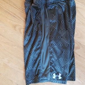 Boys medium Under Armor shorts